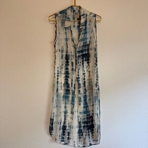 GO BY GO SILK Blue and White Tie-Dye Top